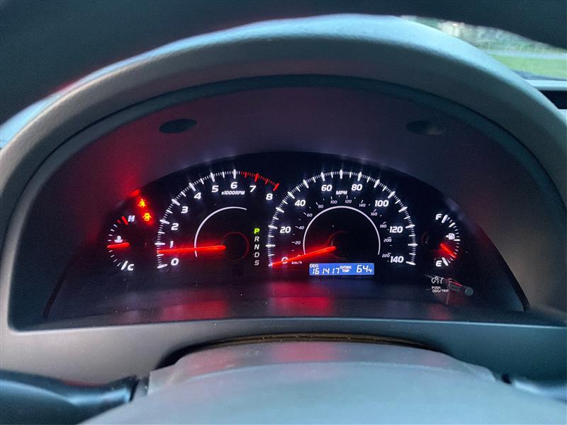 2011 TOYOTA CAMRY 