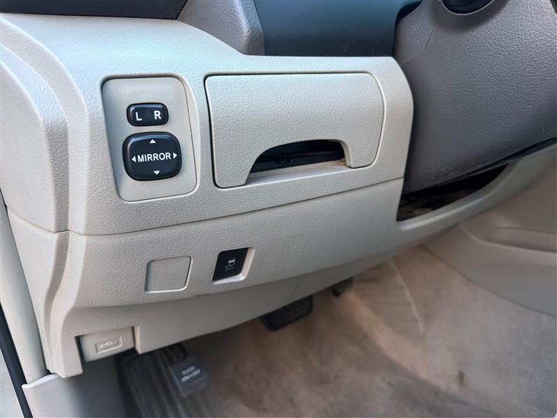 2011 TOYOTA CAMRY 