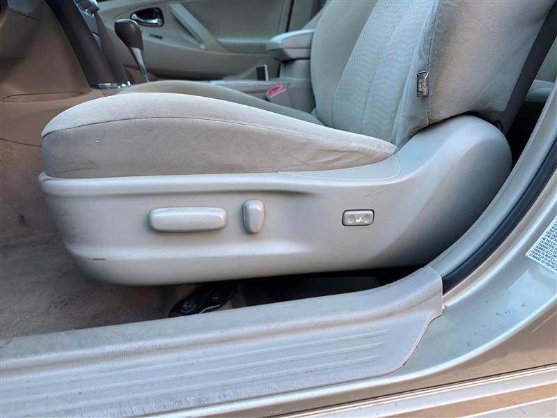 2011 TOYOTA CAMRY 