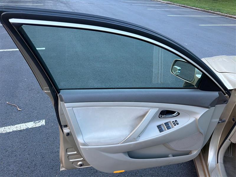 2011 TOYOTA CAMRY 