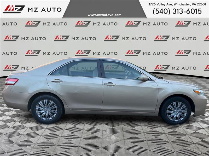 2011 TOYOTA CAMRY 