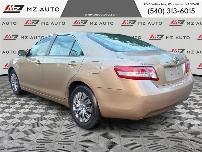 2011 TOYOTA CAMRY 