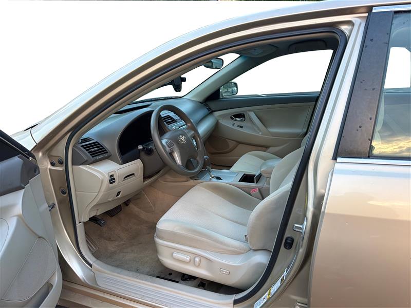 2011 TOYOTA CAMRY 