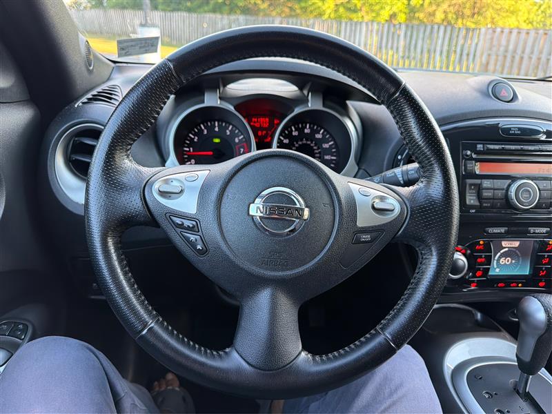 2011 NISSAN JUKE SV