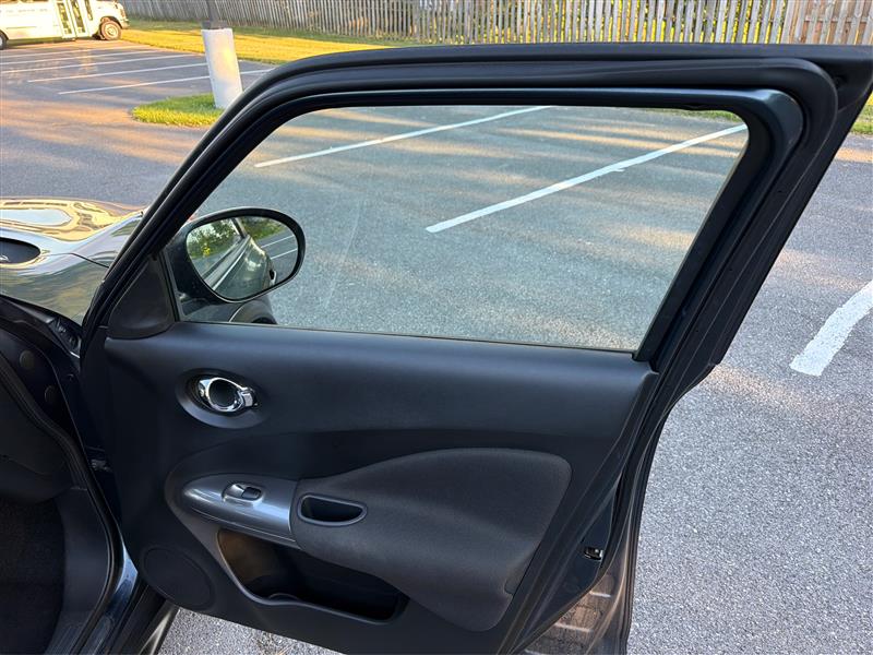2011 NISSAN JUKE SV