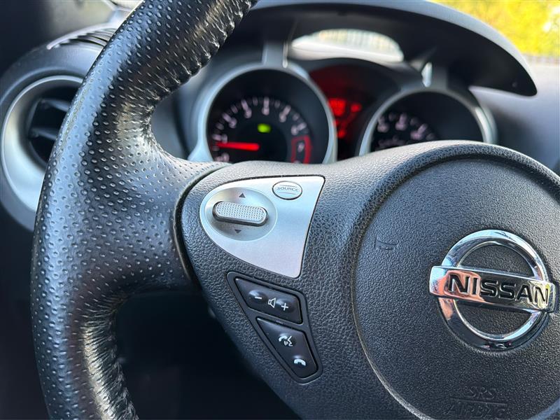 2011 NISSAN JUKE SV