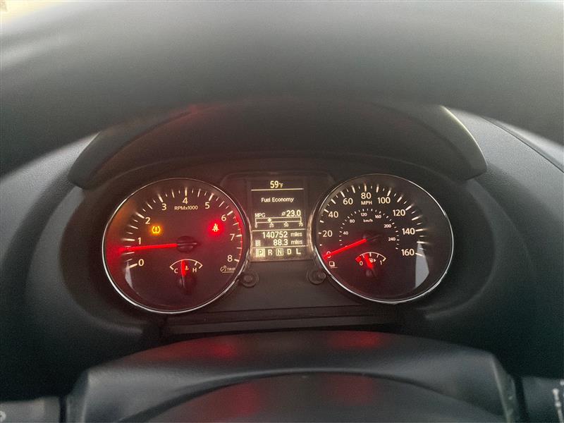 2011 NISSAN ROGUE SV