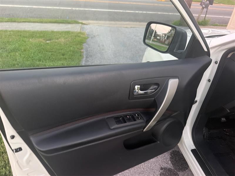 2011 NISSAN ROGUE SV