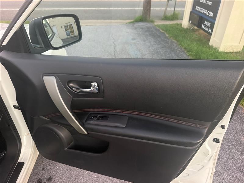 2011 NISSAN ROGUE SV