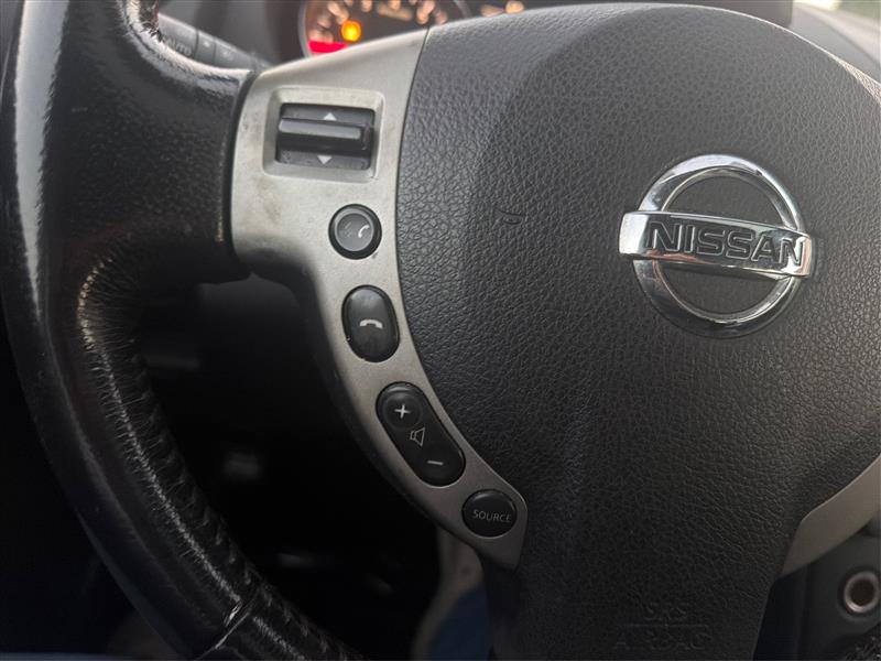 2011 NISSAN ROGUE SV