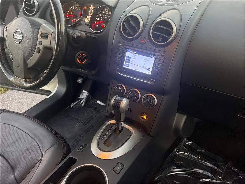 2011 NISSAN ROGUE SV
