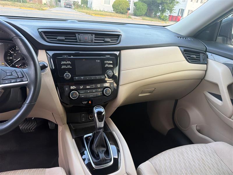 2017 NISSAN ROGUE SV