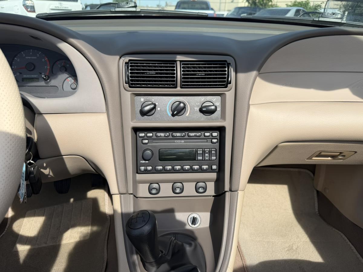 2002 Ford Mustang GT Deluxe - Photo 32