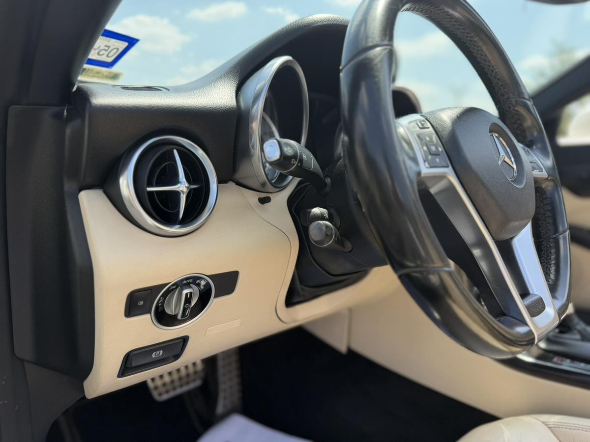 2015 Mercedes-Benz SLK-Class SLK350 - Photo 28