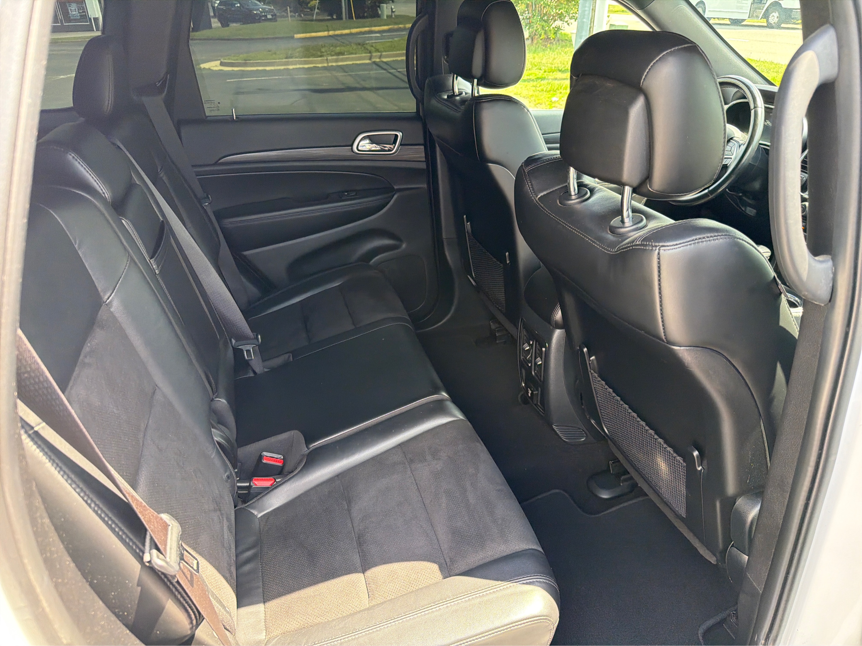 2020 Jeep Grand Cherokee Altitude - Photo 10