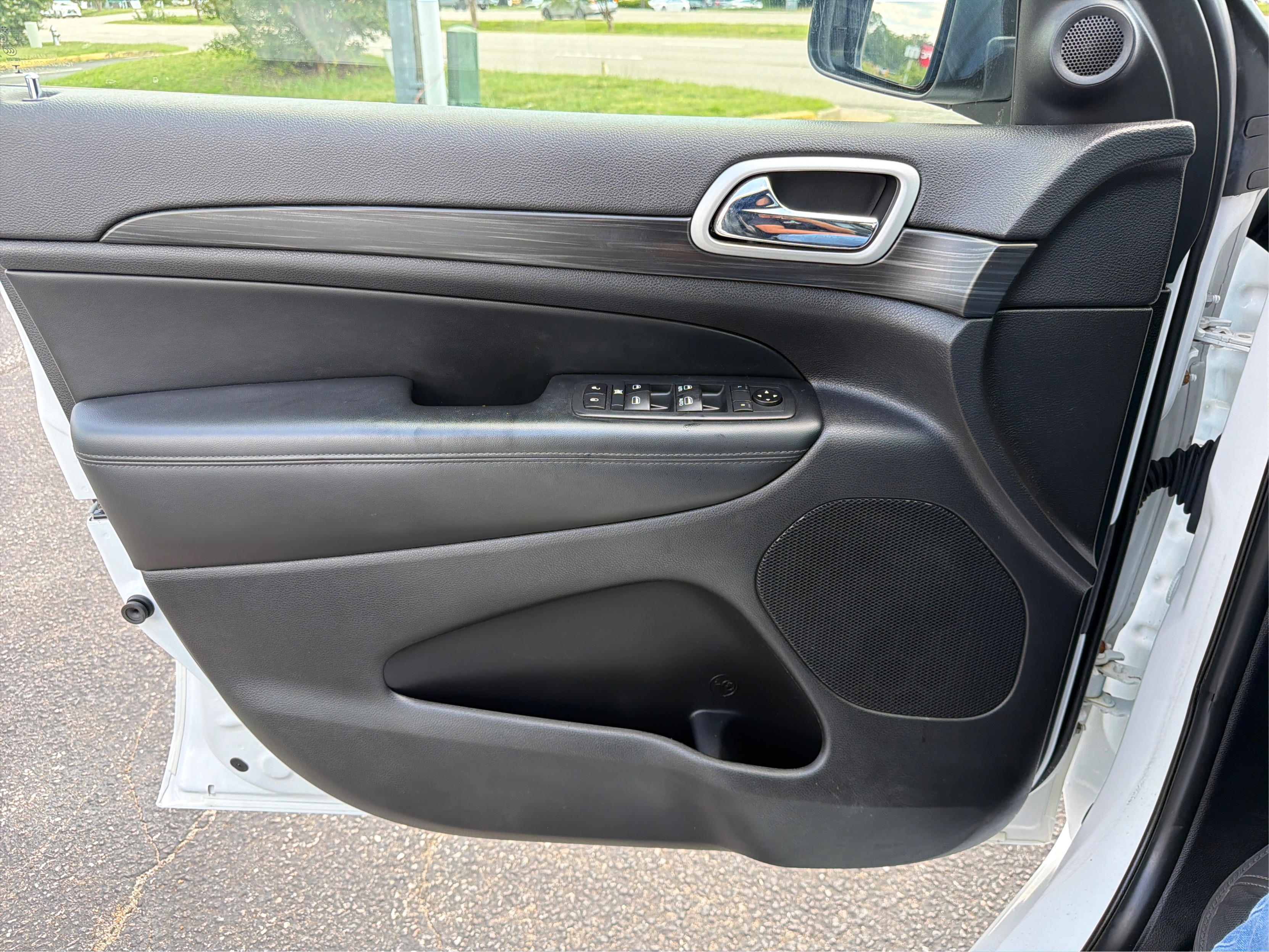 2020 Jeep Grand Cherokee Altitude - Photo 13