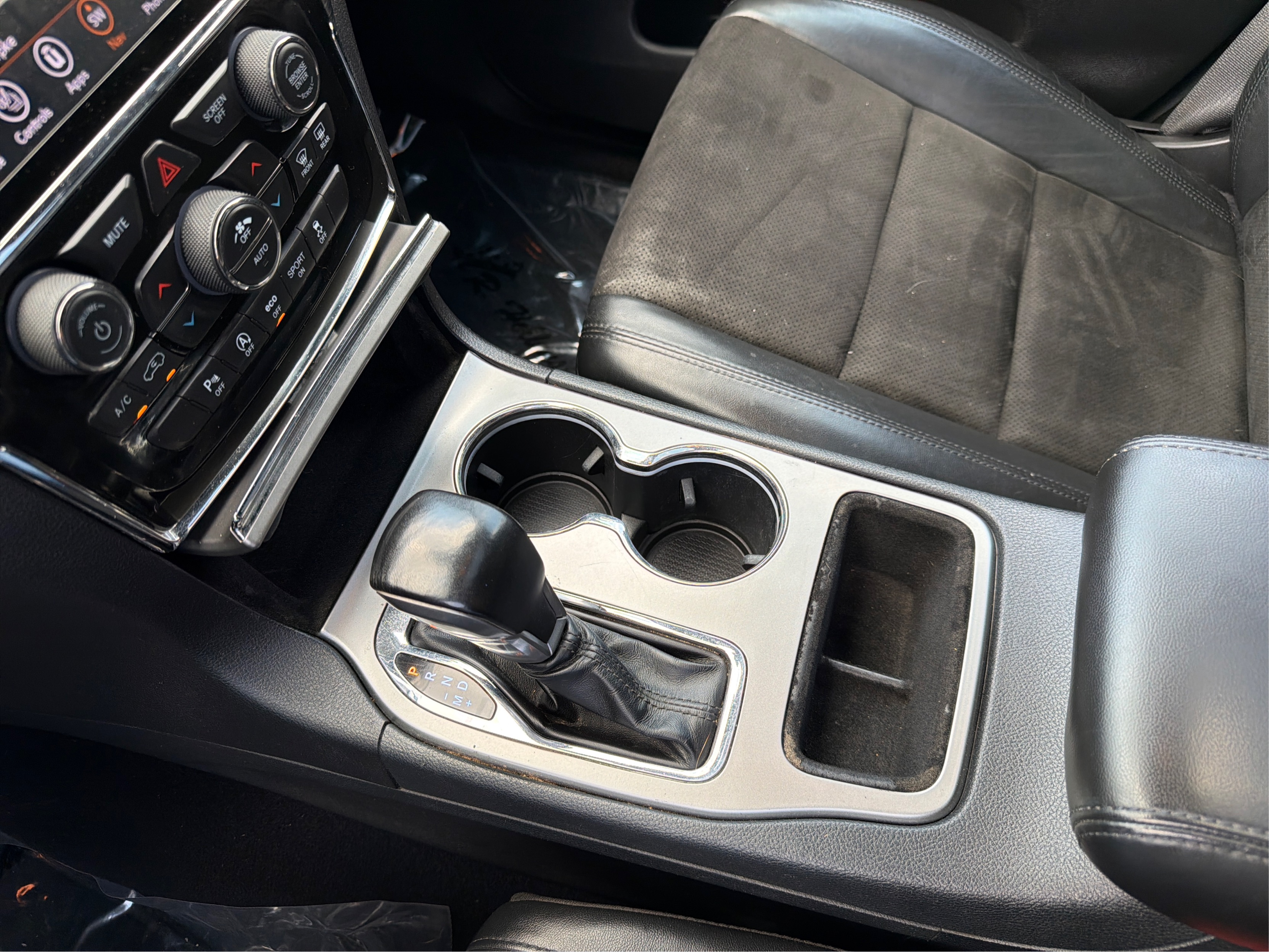 2020 Jeep Grand Cherokee Altitude - Photo 20