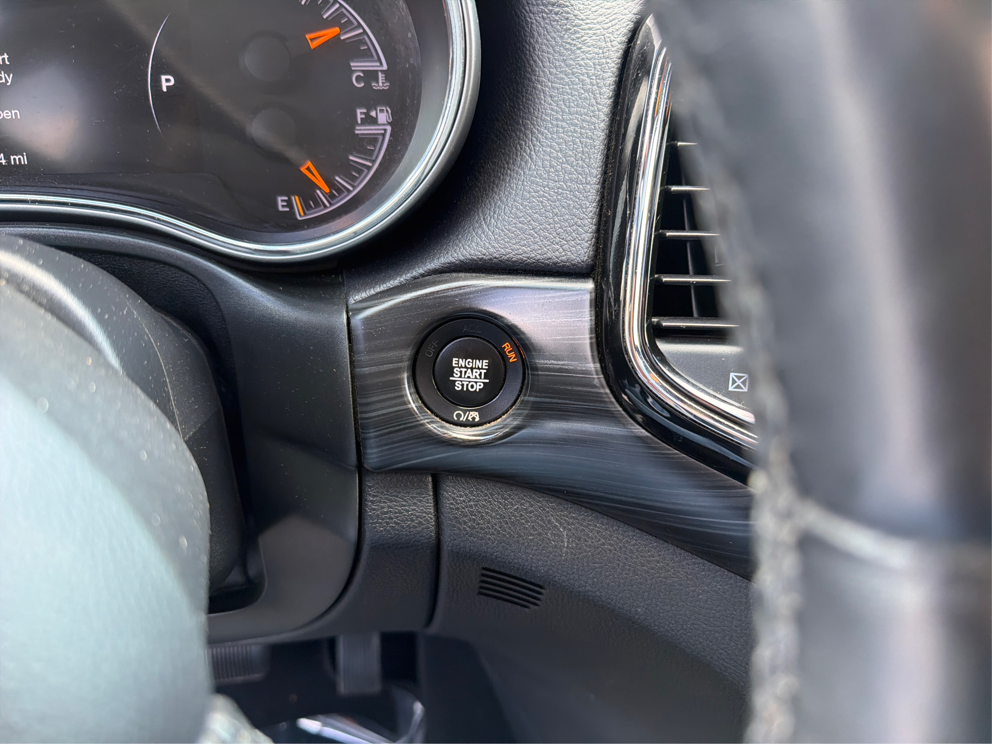 2020 Jeep Grand Cherokee Altitude - Photo 29
