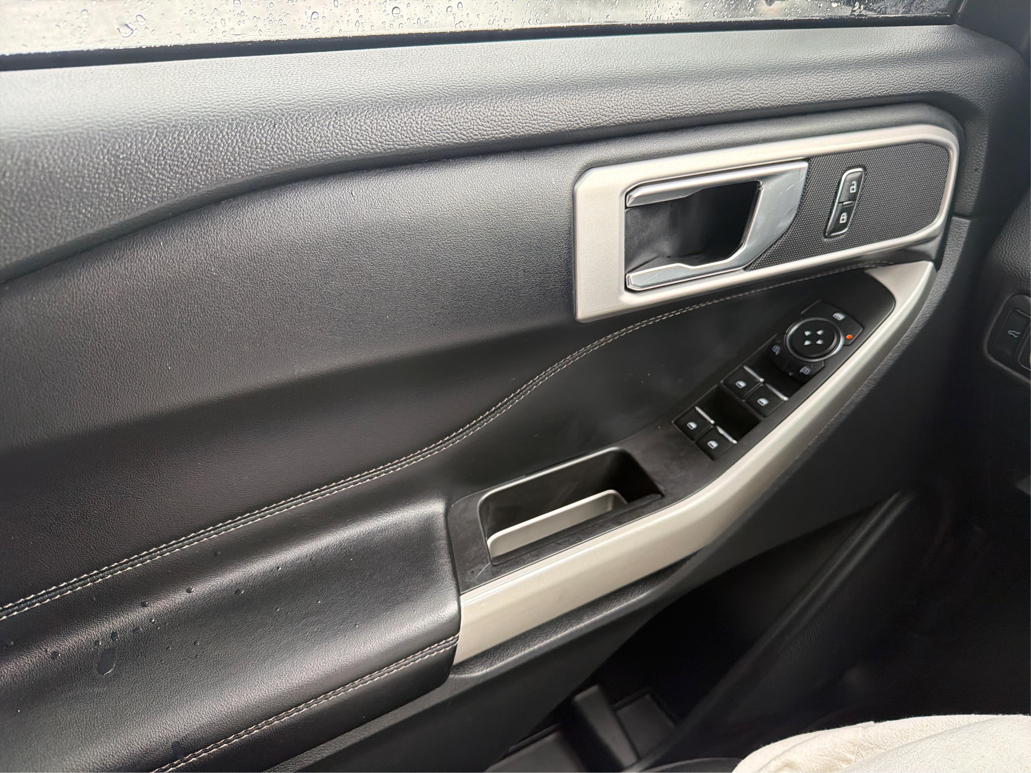 2021 Ford Explorer XLT - Photo 9