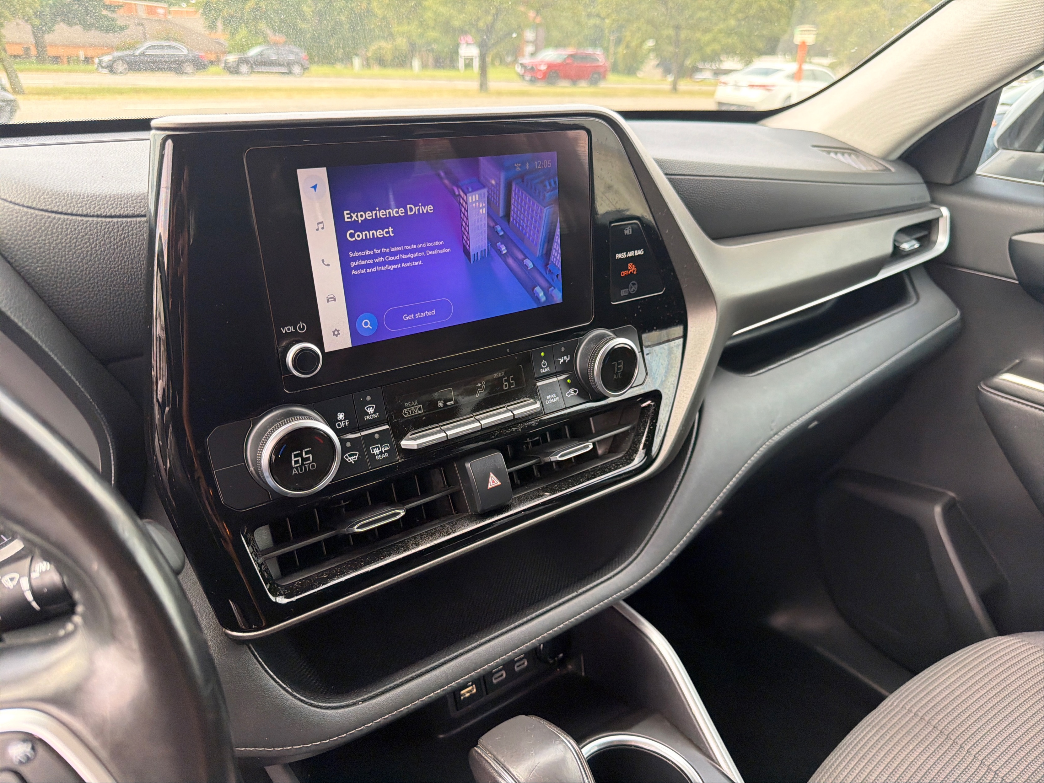 2023 Toyota Highlander LE - Photo 15