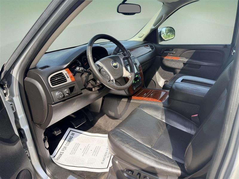 CHEVROLETSUBURBAN21