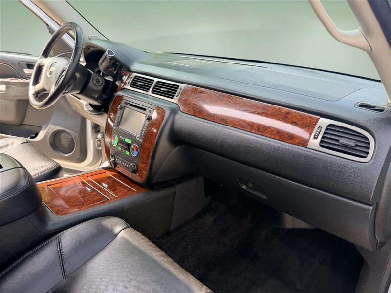 CHEVROLETSUBURBAN36