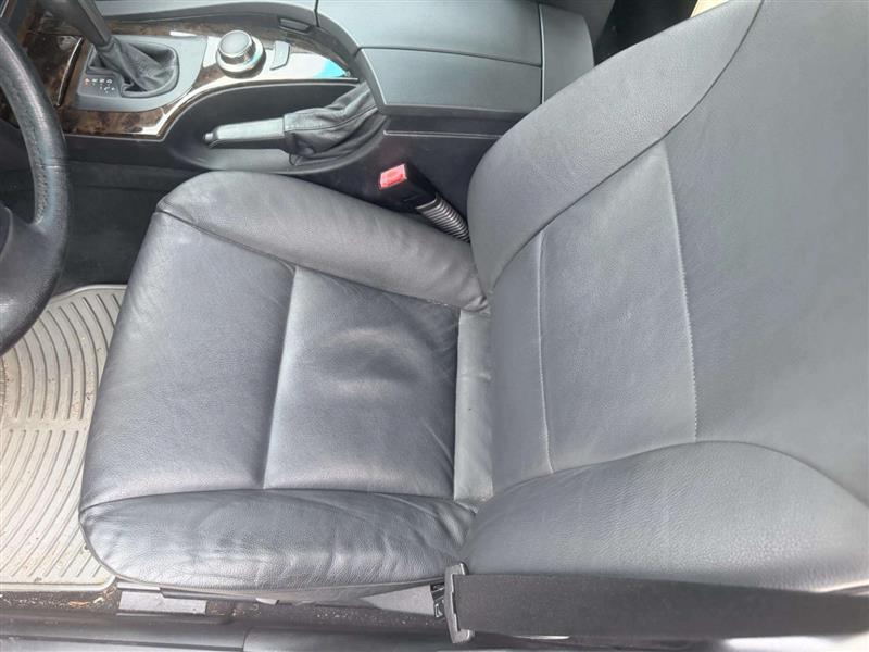 BMW5 SERIES27