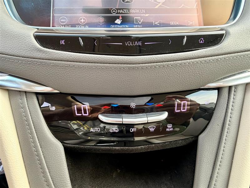 2017 Cadillac XT5 Luxury - Photo 24