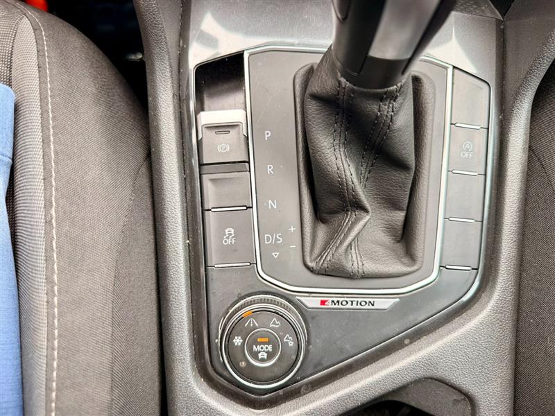 2018 Volkswagen Tiguan S - Photo 18