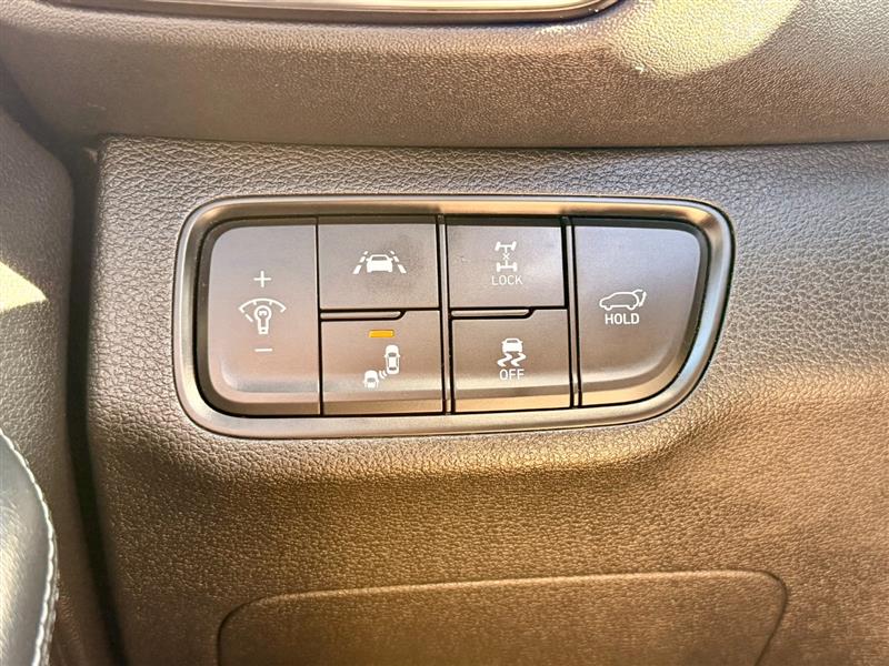 2020 Hyundai Santa Fe Limited - Photo 17