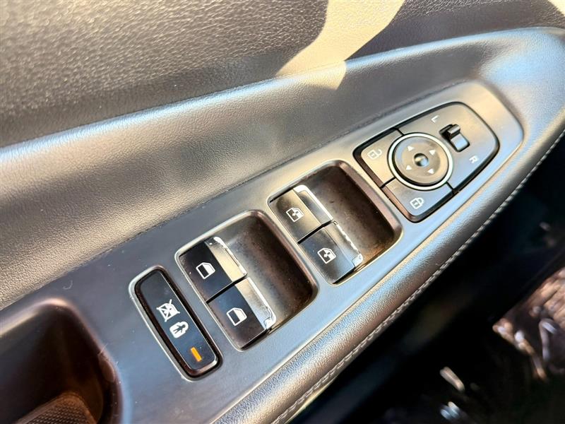 2020 Hyundai Santa Fe Limited - Photo 21