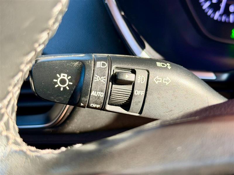 2020 Hyundai Santa Fe Limited - Photo 22