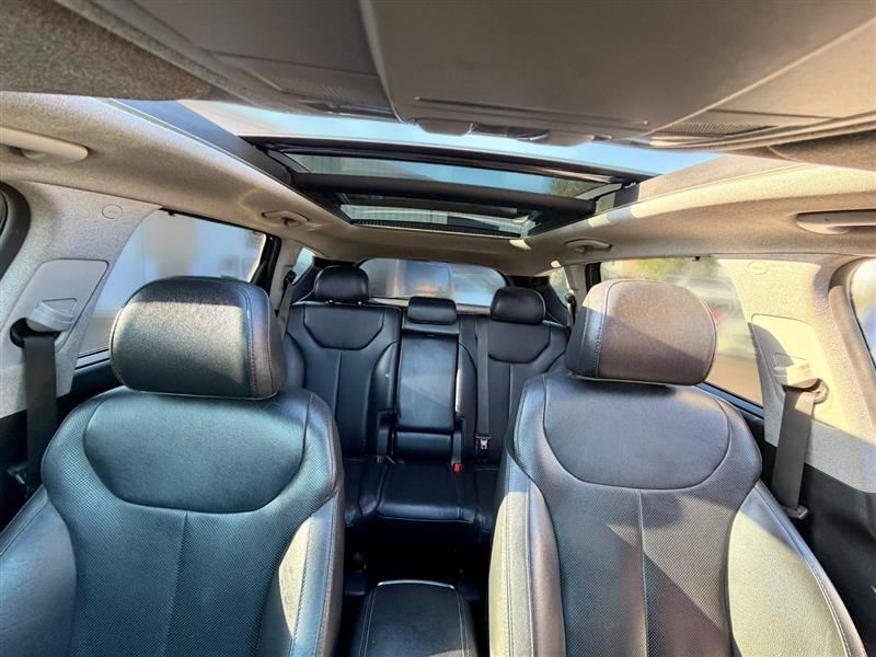 2020 Hyundai Santa Fe Limited - Photo 30