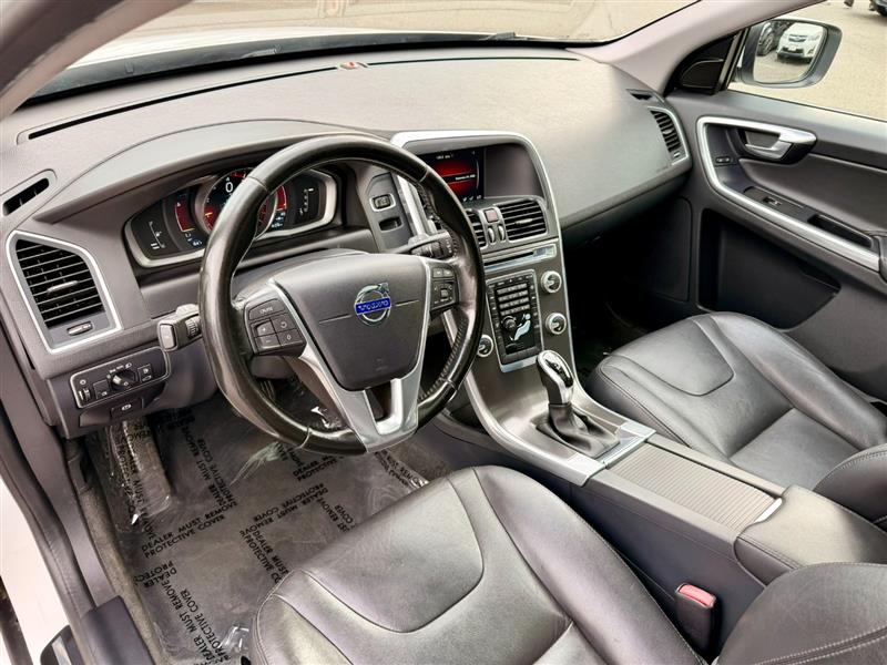 2016 Volvo XC60 Premier - Photo 11