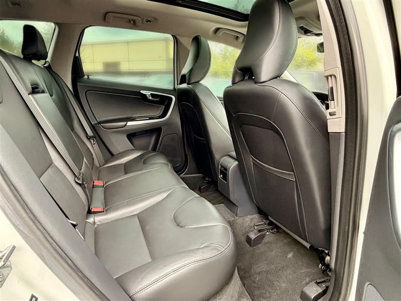 2016 Volvo XC60 Premier - Photo 12