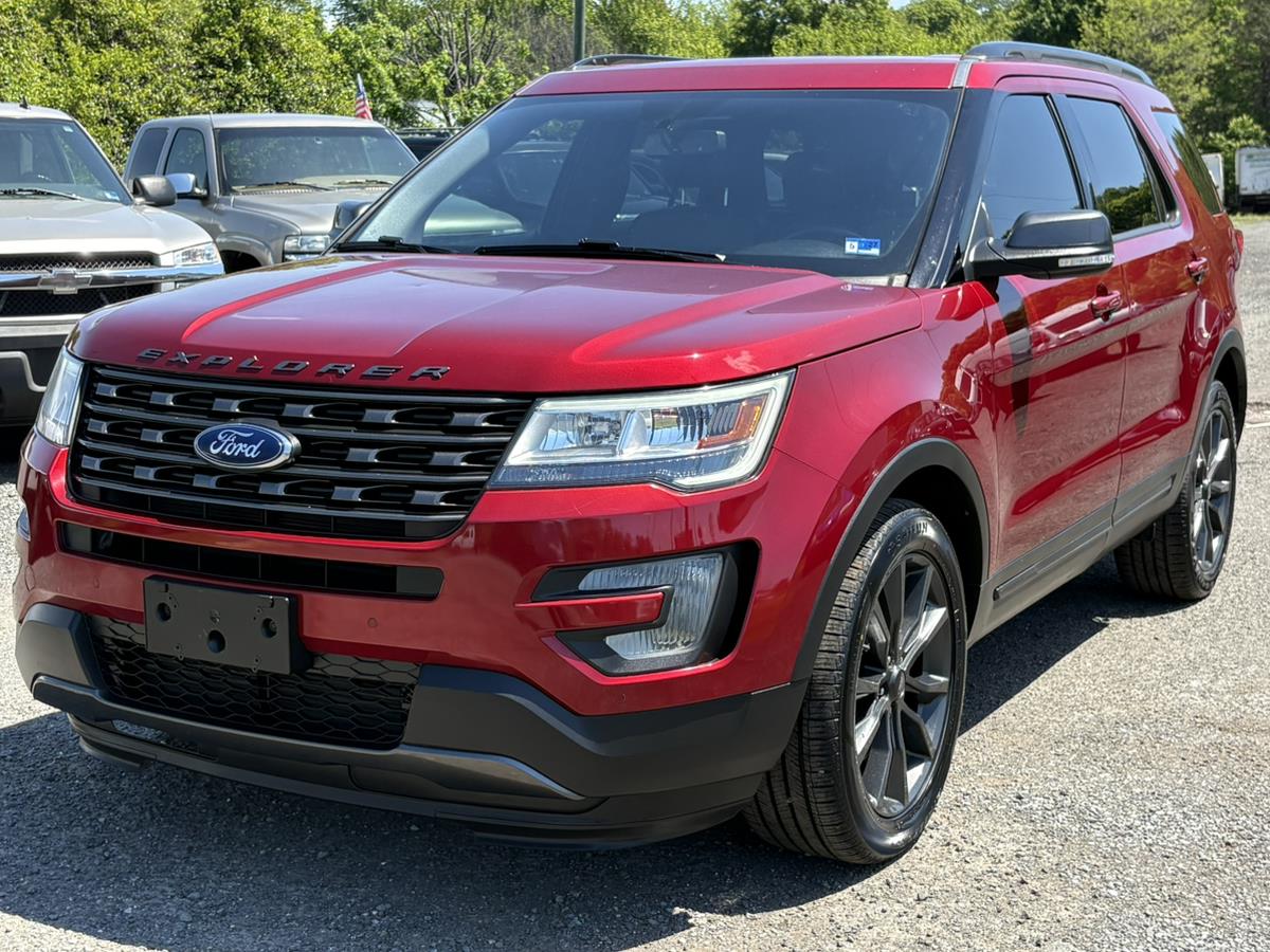 2017 Ford Explorer XLT 4WD's photo