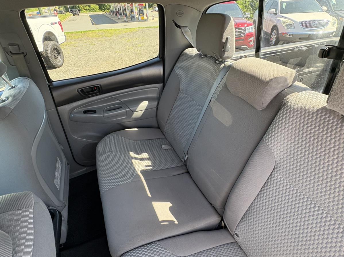 2015 Toyota Tacoma Base - Photo 9