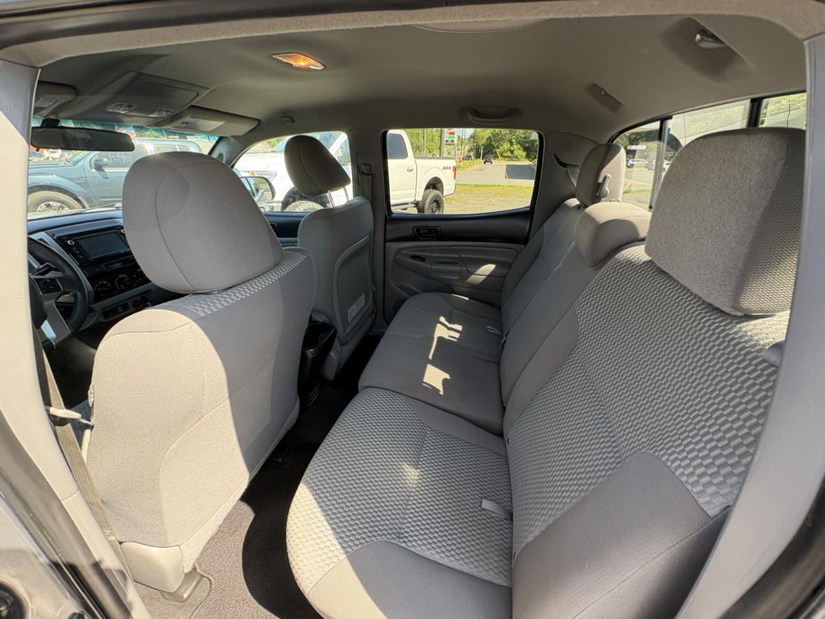 2015 Toyota Tacoma Base - Photo 11
