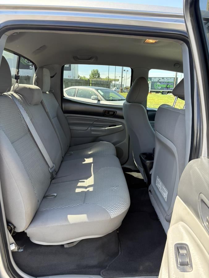 2015 Toyota Tacoma Base - Photo 12