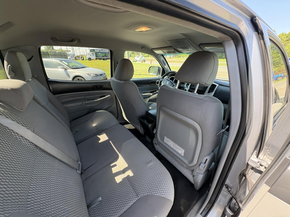 2015 Toyota Tacoma Base - Photo 14