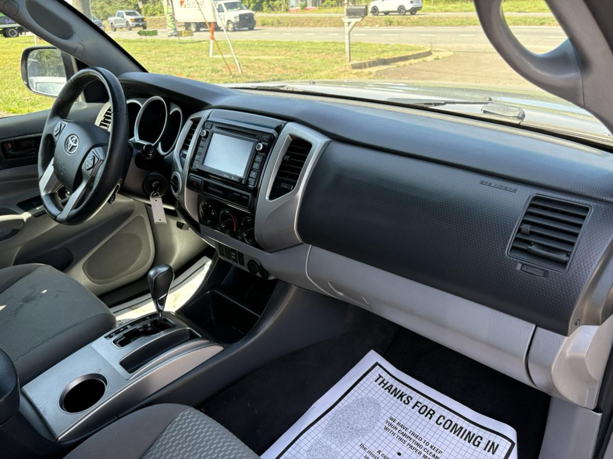 2015 Toyota Tacoma Base - Photo 18