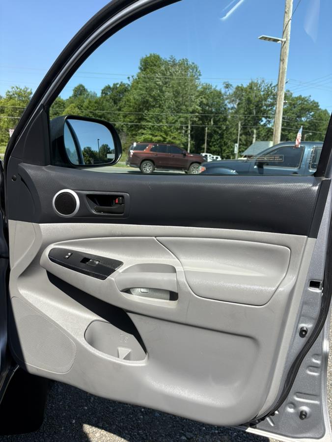 2015 Toyota Tacoma Base - Photo 19