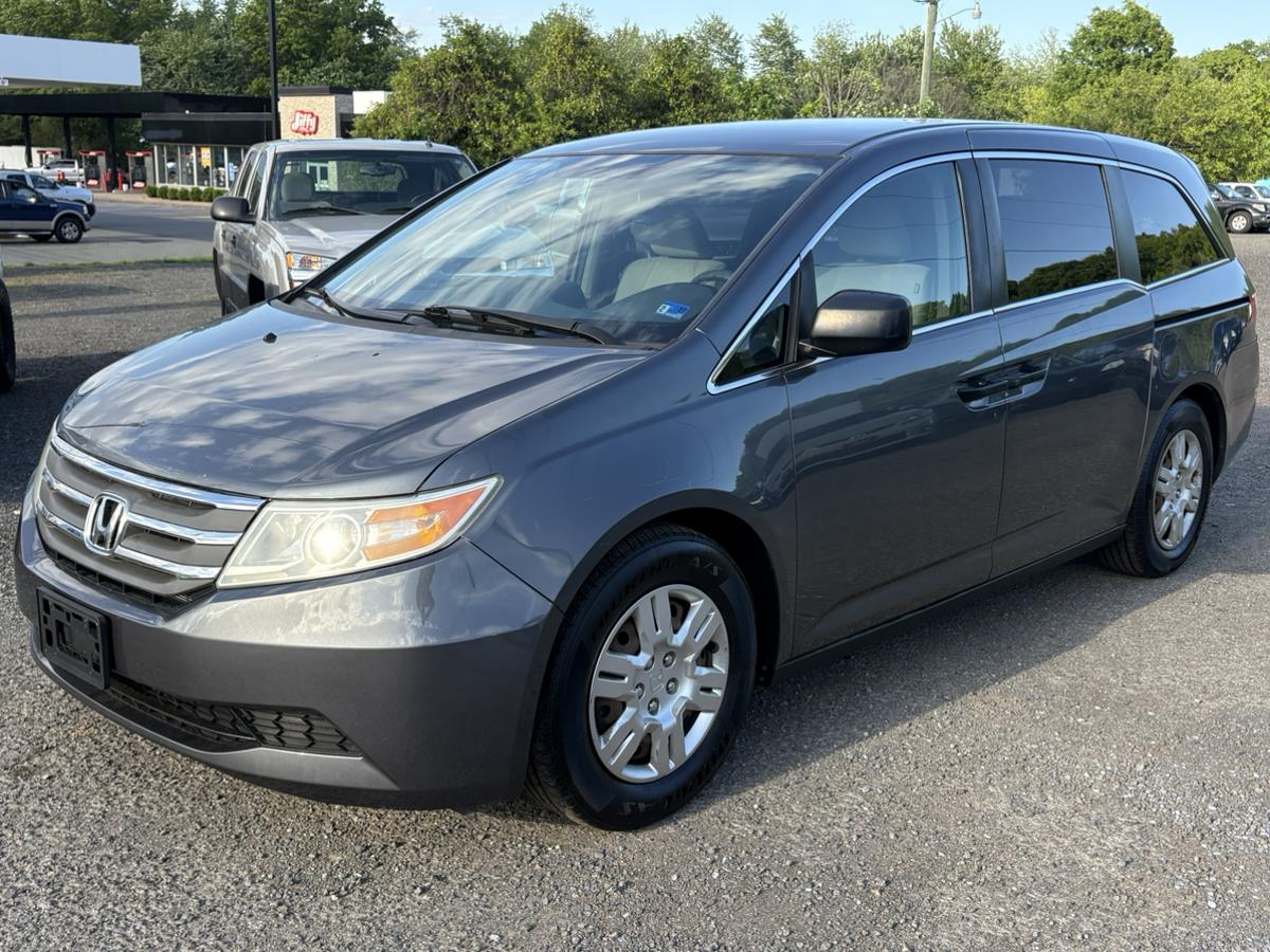 2013 Honda Odyssey LX's photo