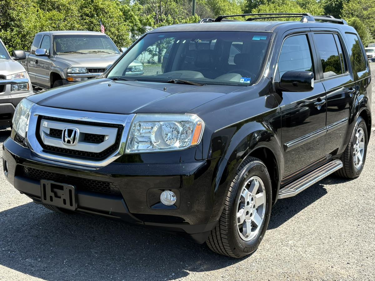 2011 Honda Pilot Touring 4WD w/ NAVI and RES's photo