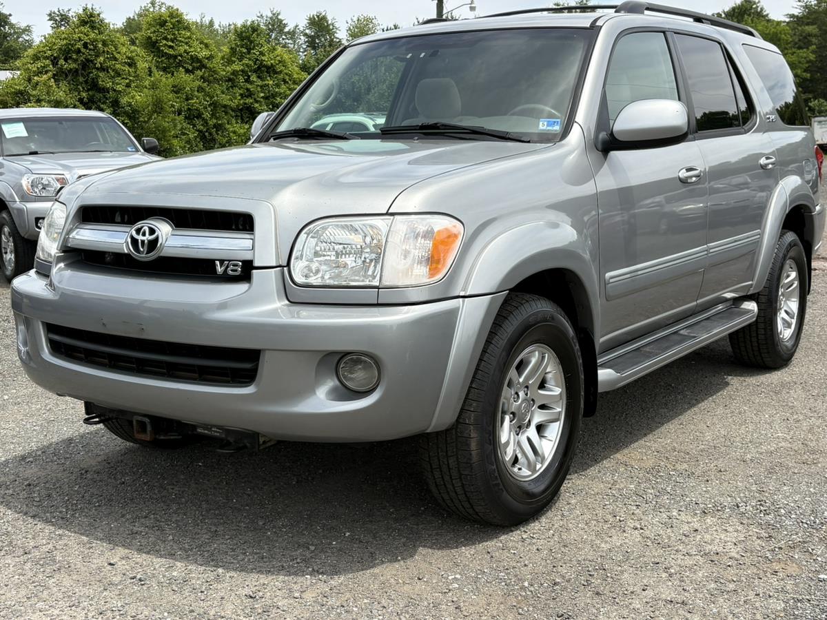2005 Toyota Sequoia SR5 4x4's photo