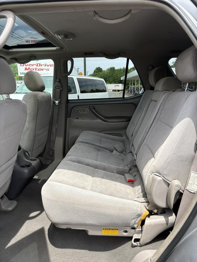 2005 Toyota Sequoia SR5 - Photo 11