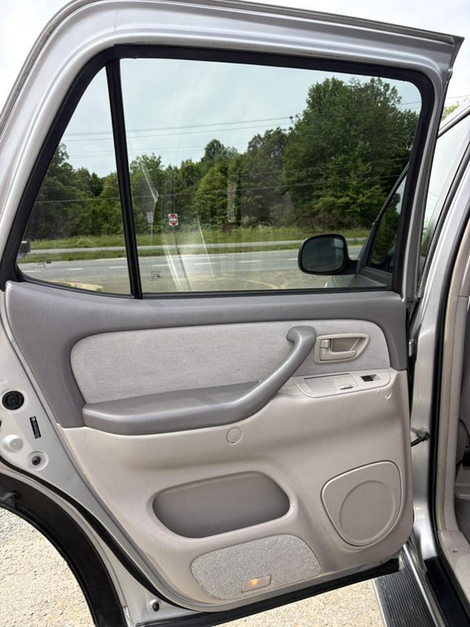 2005 Toyota Sequoia SR5 - Photo 13