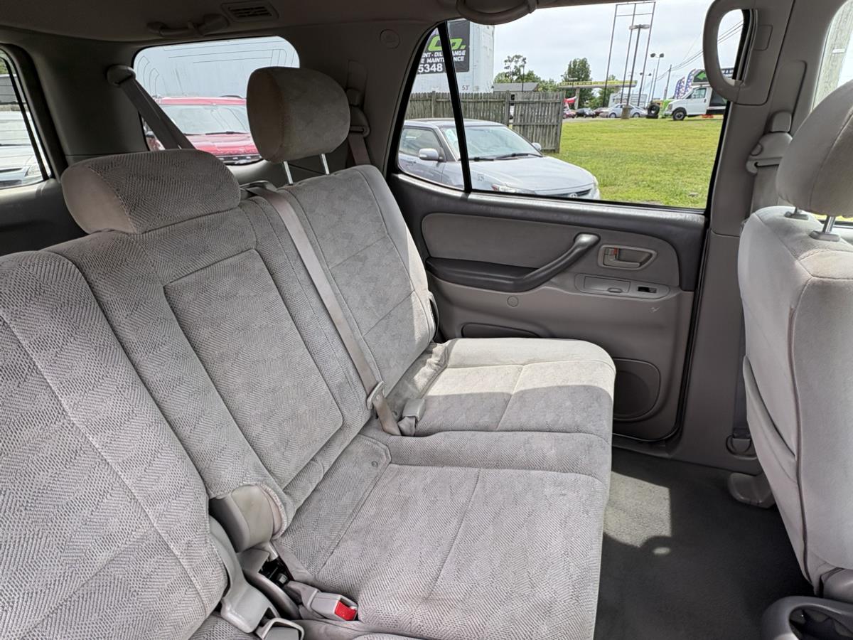 2005 Toyota Sequoia SR5 - Photo 16
