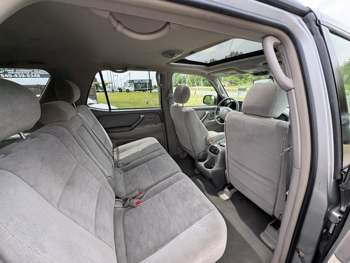 2005 Toyota Sequoia SR5 - Photo 17