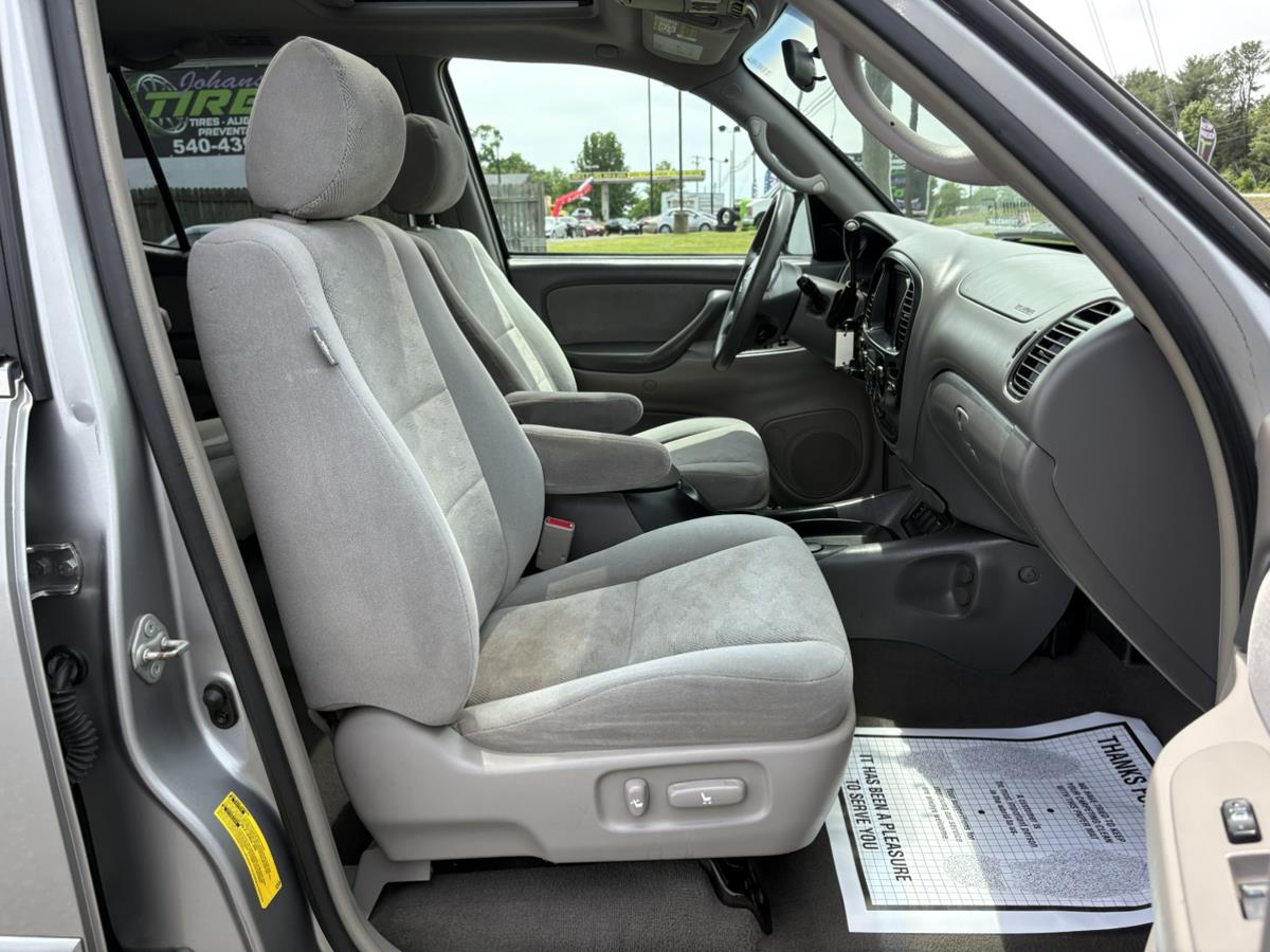 2005 Toyota Sequoia SR5 - Photo 19